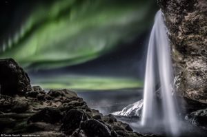 aurora a Seljalandsfoss