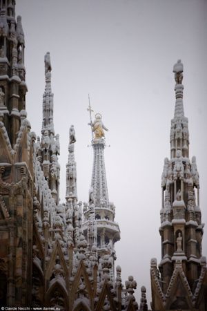 Guglie del Duomo innevate