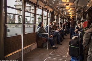 Il vecchio tram all'Arco della Pace